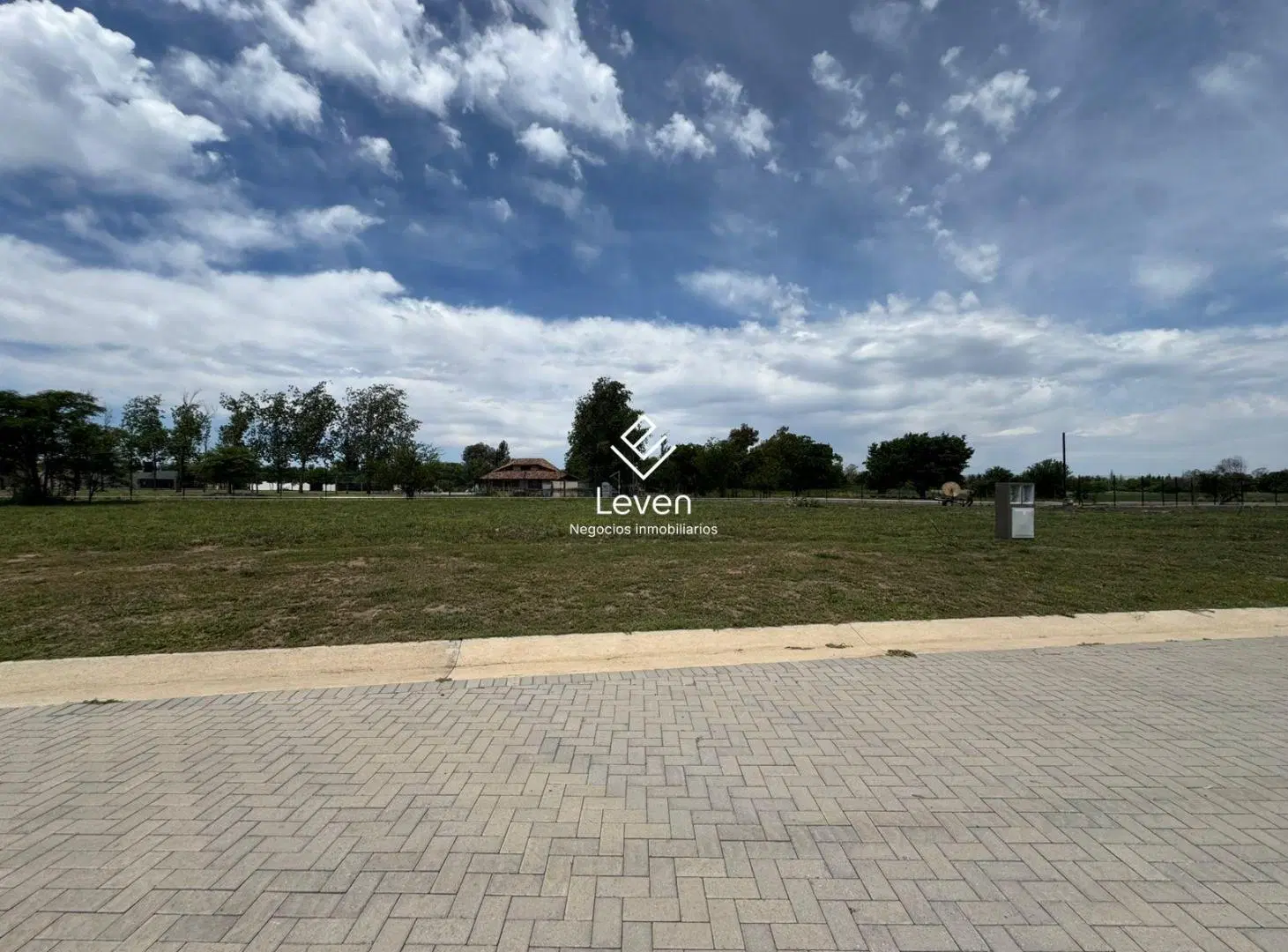 Terreno 593 m2 Barrio Privado Viarava, Villa Allende 5