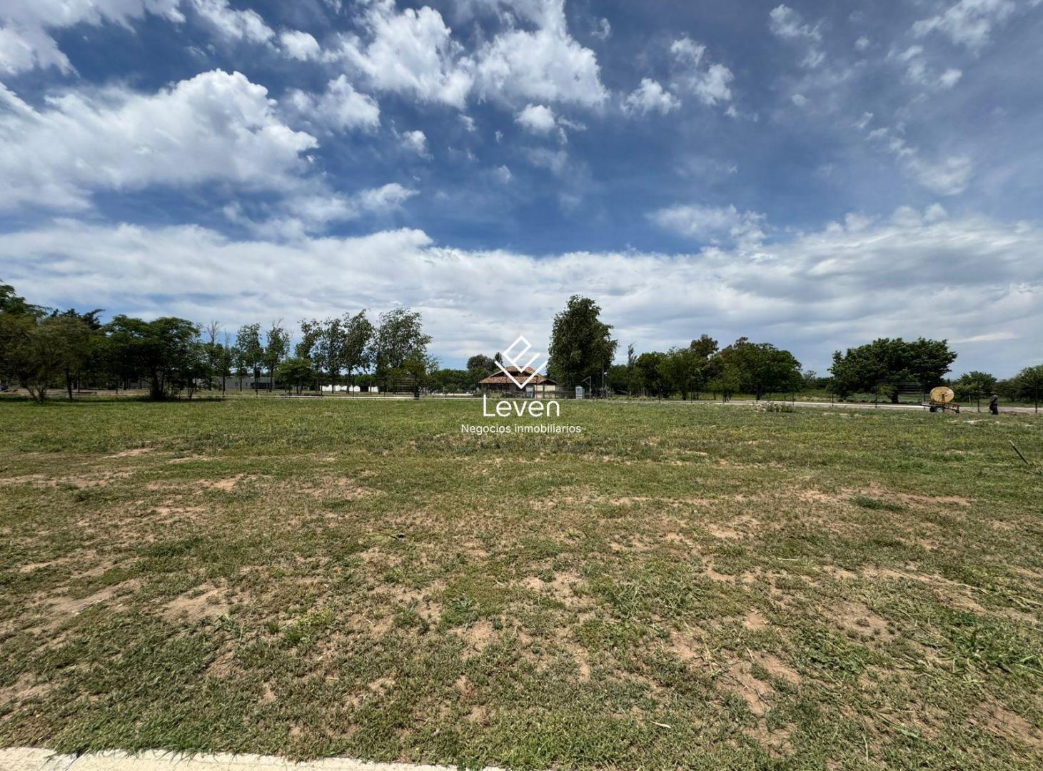 Terreno 593 m2 Barrio Privado Viarava, Villa Allende