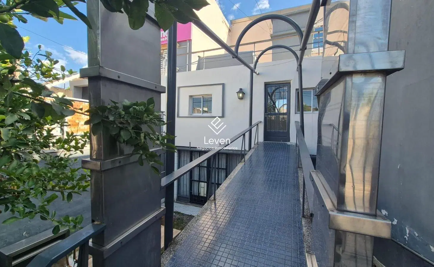 VENTA CASA/ LOCAL COMERCIAL SOBRE SANTA ANA 5