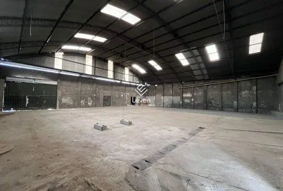 Galpón con 3 naves de 600 m2 cu Los Boulevares 4
