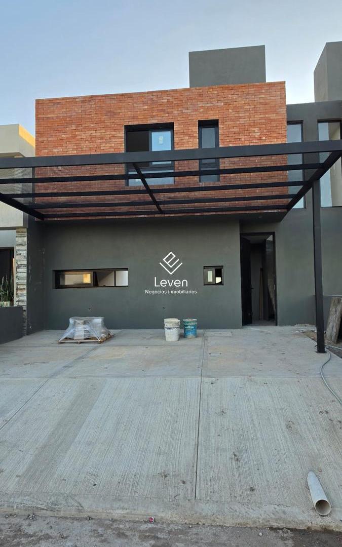 VENTA DUPLEX PRADOS 3 DORMIS, CENTRAL