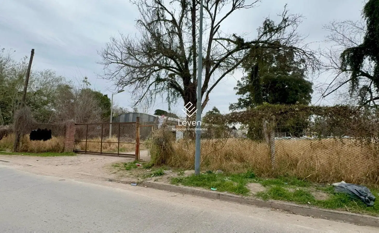 Terreno 11500 m2 apto desarrollo sobre Costanera ubicación estratégica 2