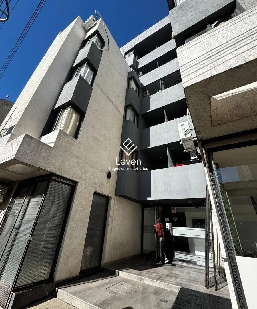 Departamento en venta en Alberdi 2