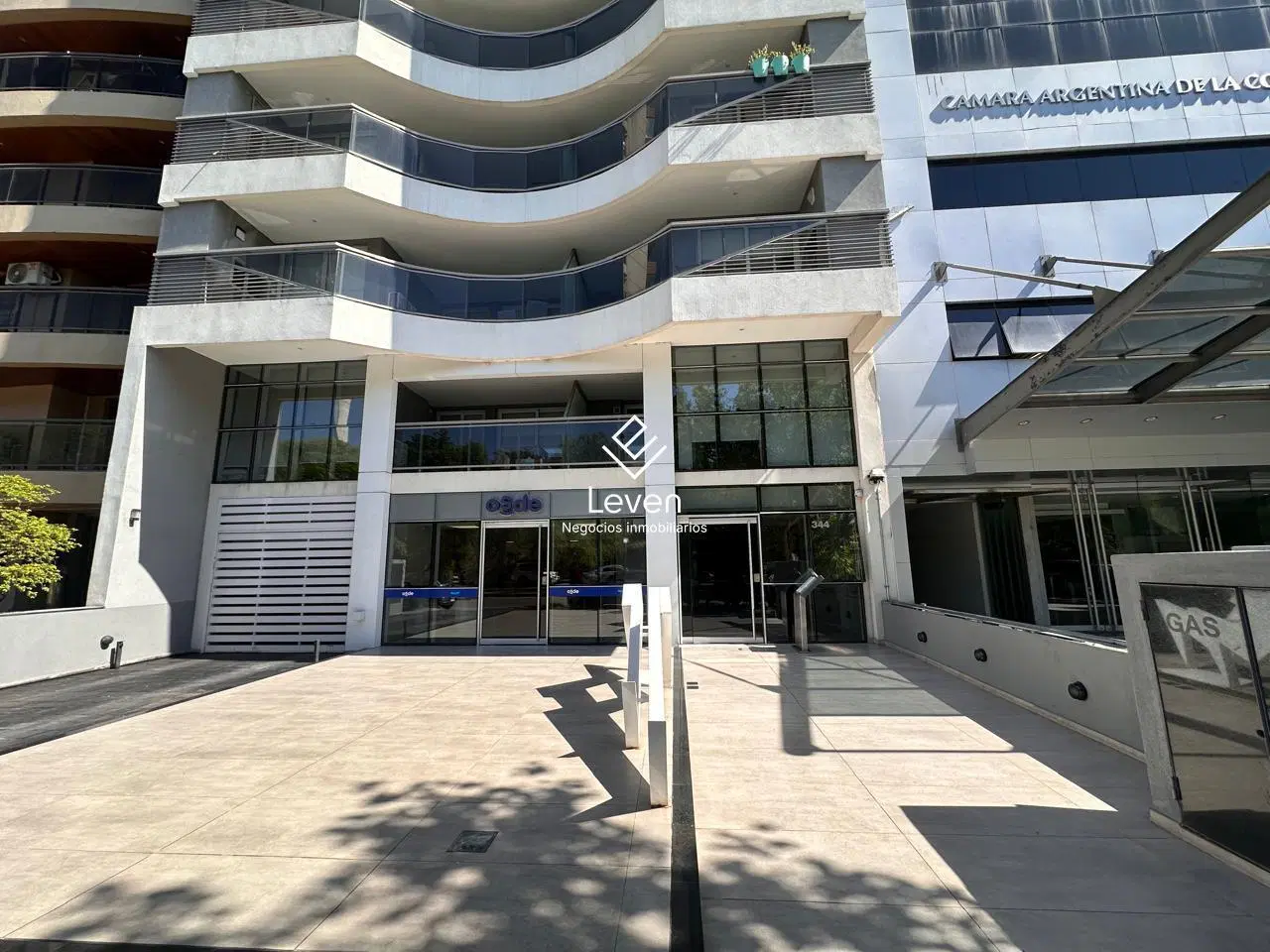 Departamento 2 dormitorios con amplio balcón sobre Poeta Lugones 4