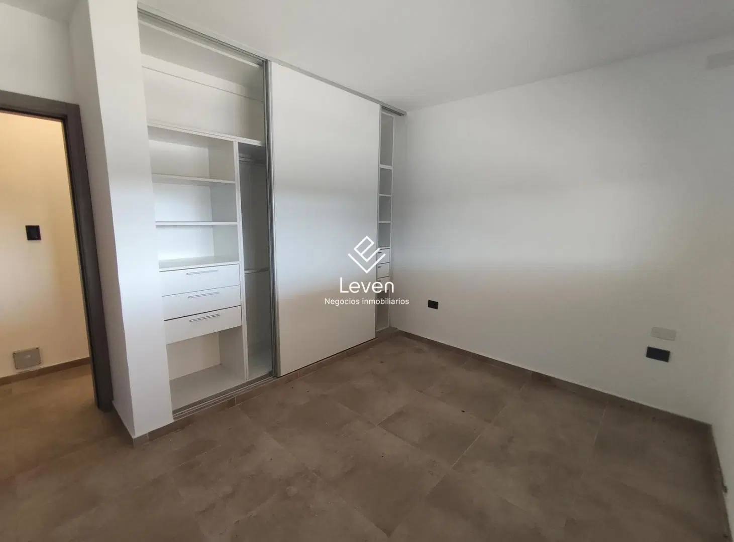 VENTA DE CASA 3 DORMITORIOS EN DOCTA EN PLANTA BAJA 5