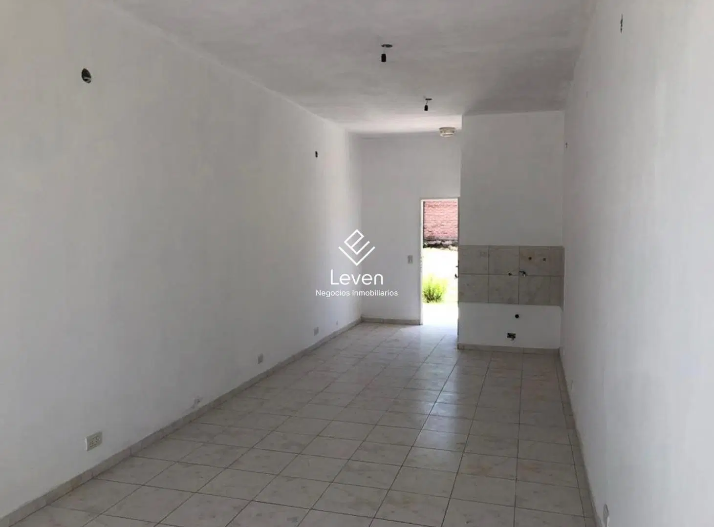 VENTA 3 LOCALES COMERCIALES Y 3 MONOAMBIENTES EQUIPADOS PLAYAS DE ORO CARLOS PAZ 3