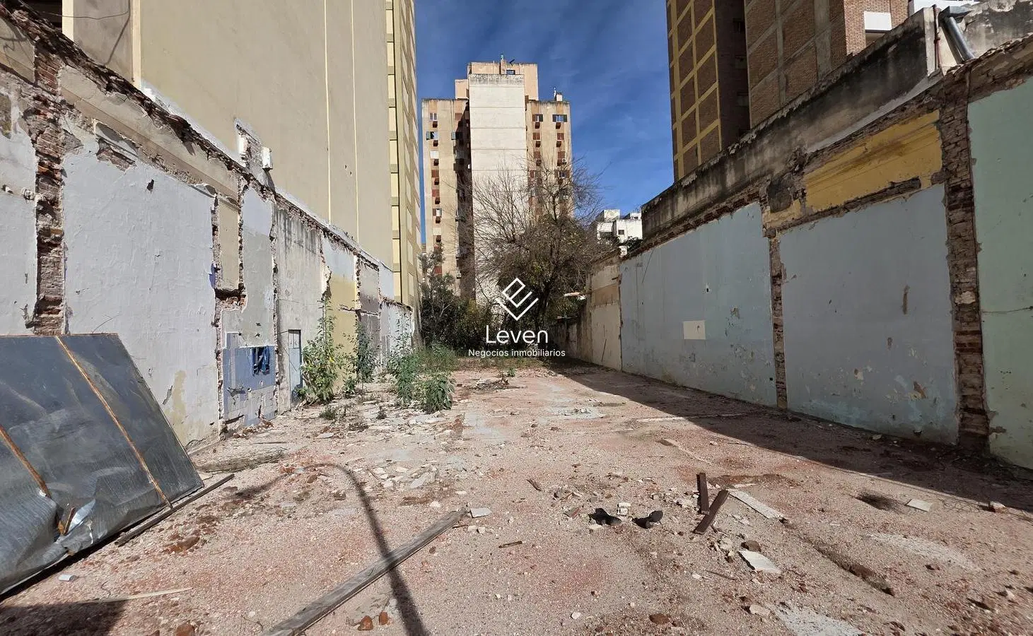 VENTA TERRENO BARRIO ALBERDI APTO DESARROLLO EXCELENTE UBICACIÓN 4