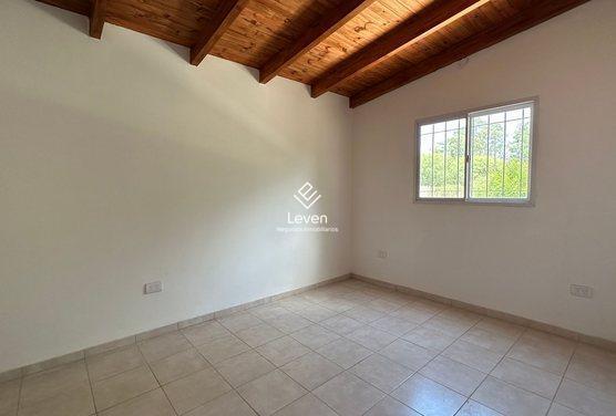 Foto de VENTA CASA 2 DORMITORIOS CON PILETA EN COMUNA SAN ROQUE, imagen 5