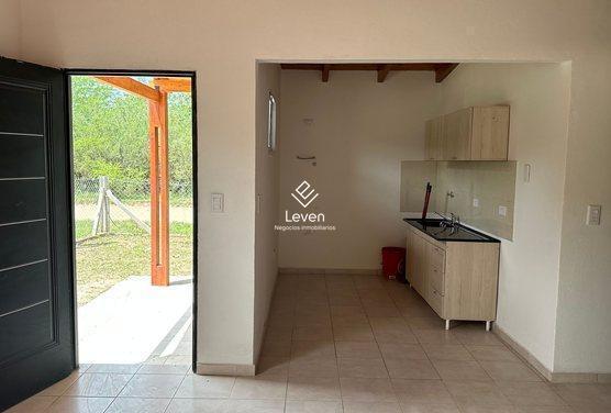 Foto de VENTA CASA 2 DORMITORIOS CON PILETA EN COMUNA SAN ROQUE, imagen 2