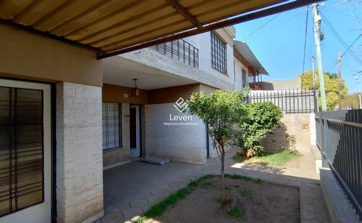 VENTA CASA 6 DORMITORIOS 2 BAÑOS EN LOS PARAISOS 4