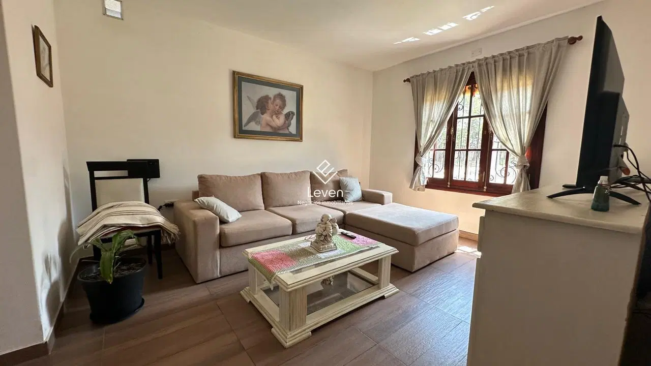 VENTA CASA 3 DORMITORIOS 3 BAÑOS EN COLONIA CAROYA 4