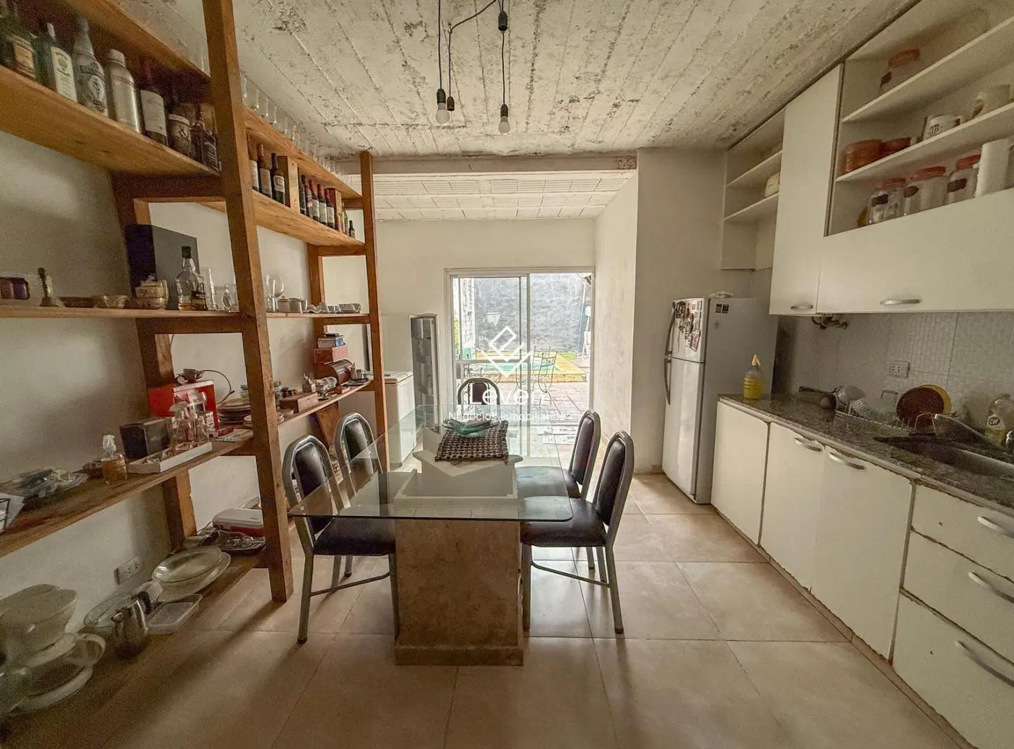 VENTA CASA 3 DORM ALTO ALBERDI PILETA QUINCHO COCHERA 4