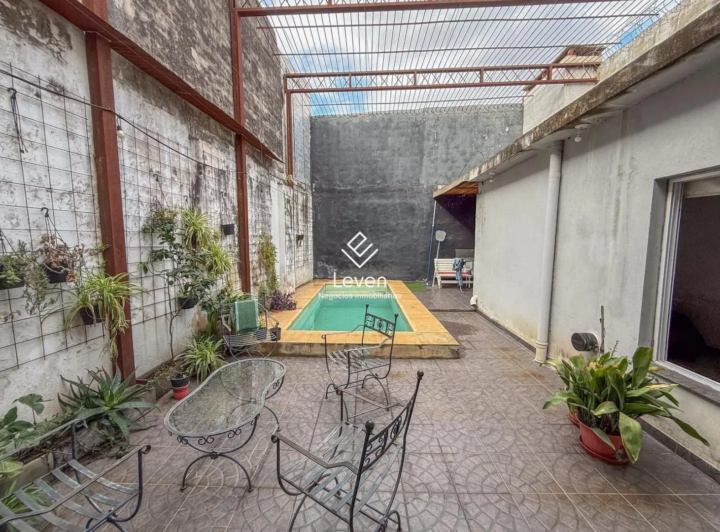 VENTA CASA 3 DORM ALTO ALBERDI PILETA QUINCHO COCHERA 3