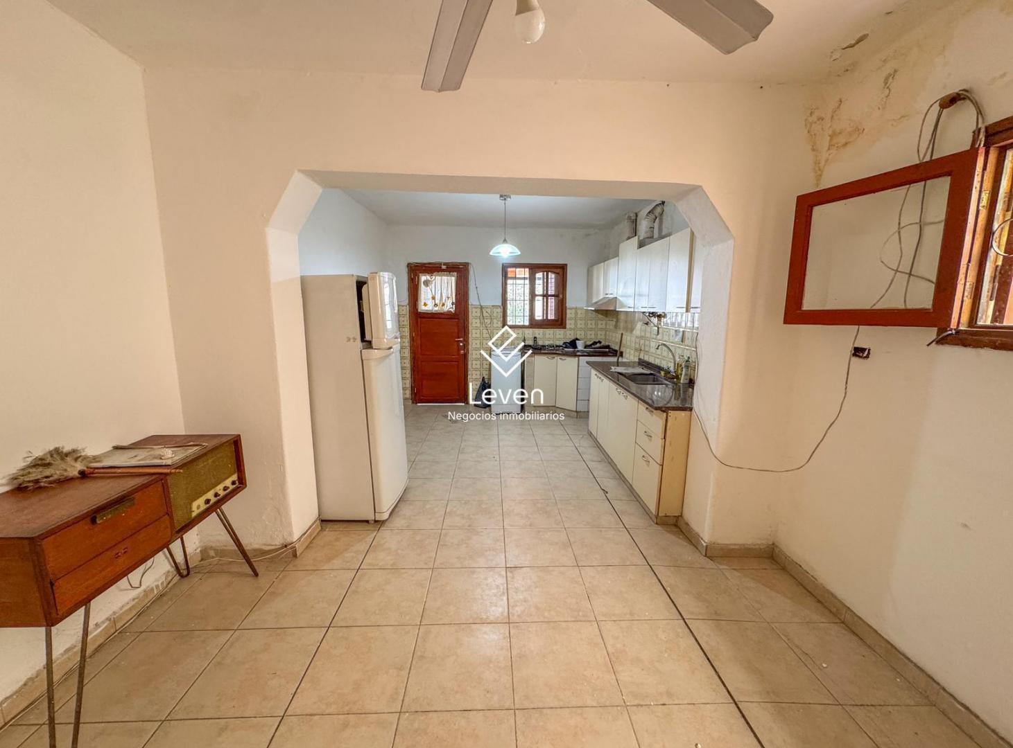 Foto de Venta Complejo de Casa mas Local y Departamentos Bv los Granaderos, imagen 3