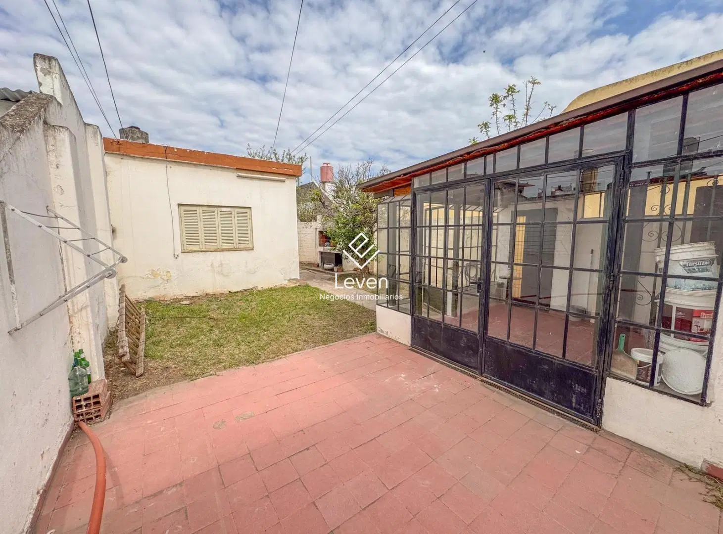 Venta Casa mas Local y Departamentos sobre Bv los Granaderos 3