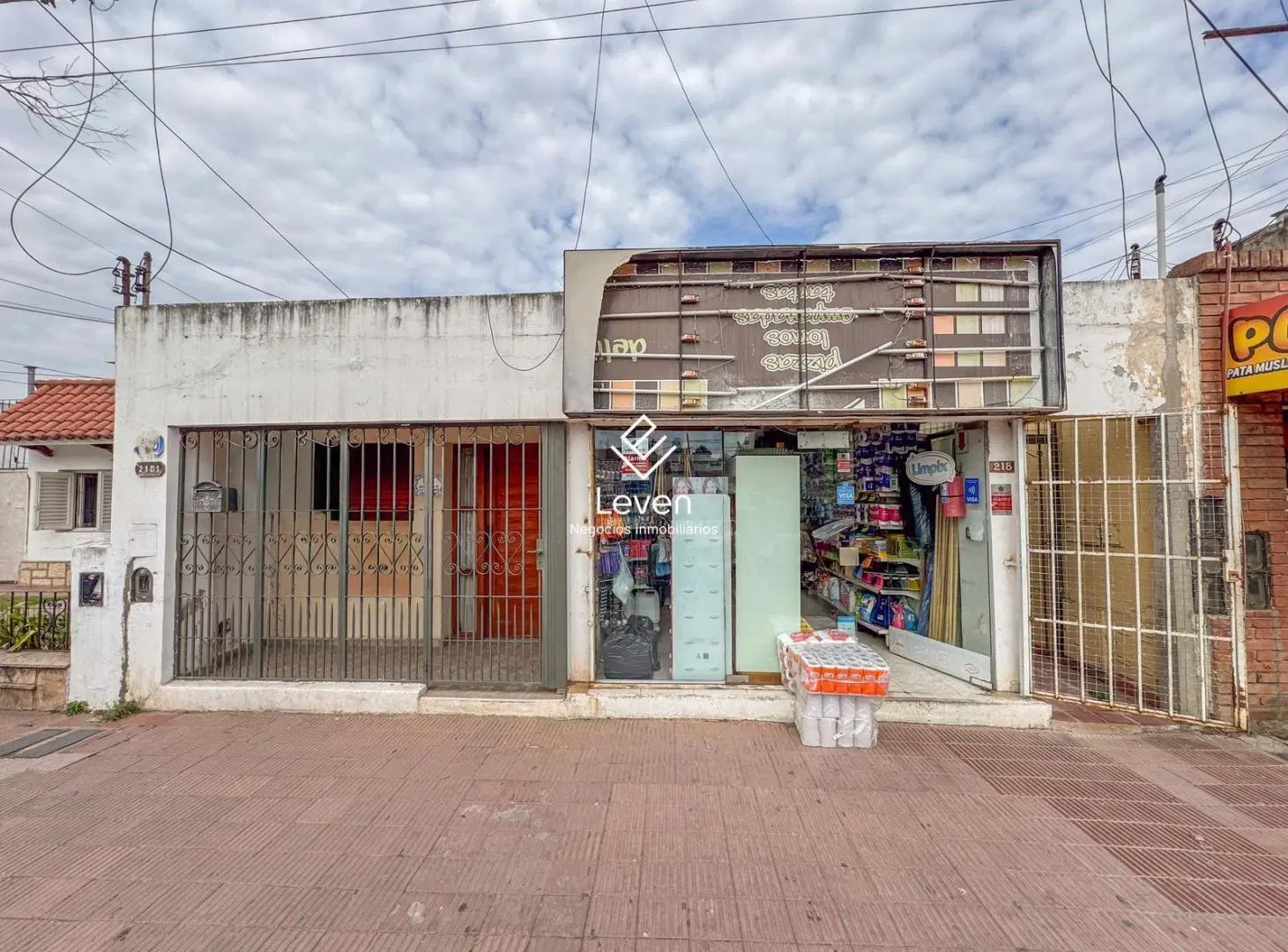 Venta Casa mas Local y Departamentos sobre Bv los Granaderos 5