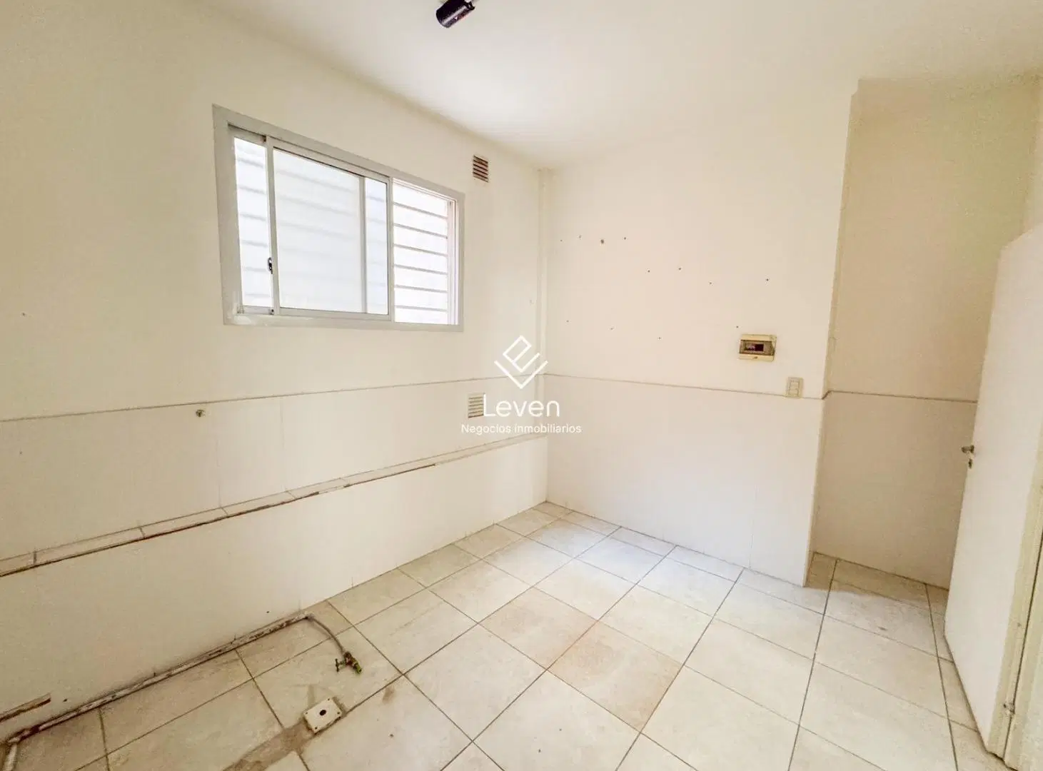 Venta Local Comercial apto Oficina Consultorio Barrio Alberdi 3