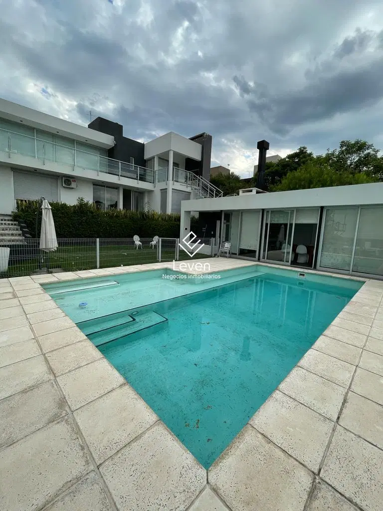 VENTA CASA LA RUFINA CON VISTA 3 DORMITORIOS 5