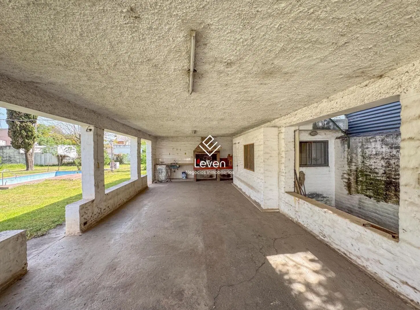 Venta Casa con Terreno 1572mts frente Colegio Aleman apto 6 unidades 5