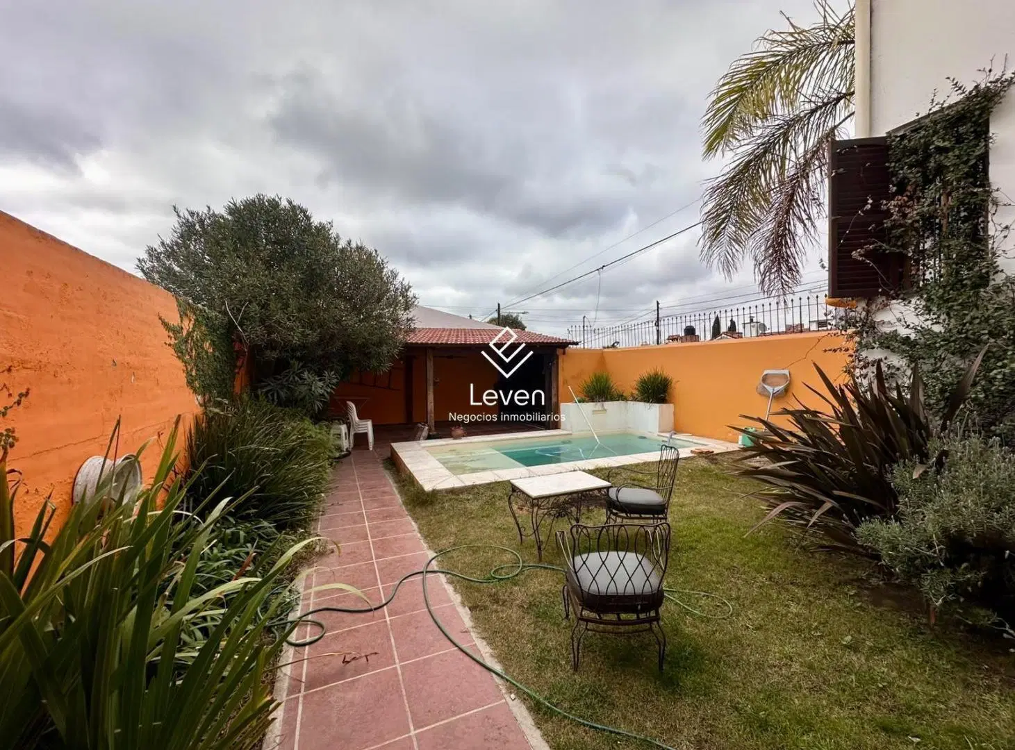 Casa 3 dormitorios más departamento independiente Quebrada de las Rosas 3