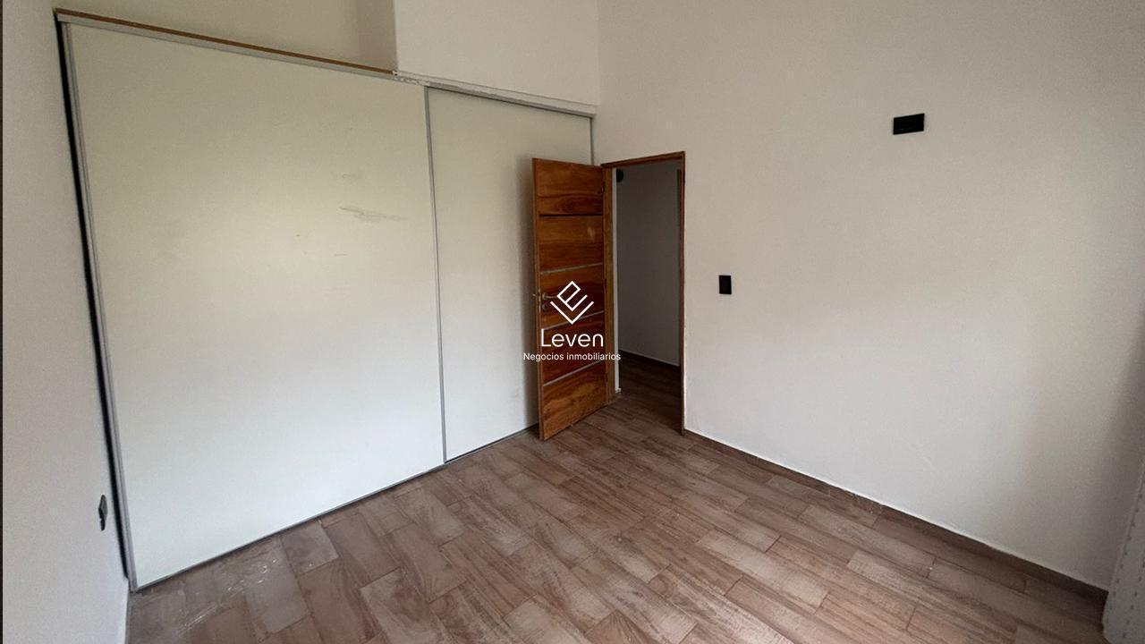 Foto de VENTA CASA 2 DORMITORIOS APTA CREDITO VILLA CABRERA, imagen 5