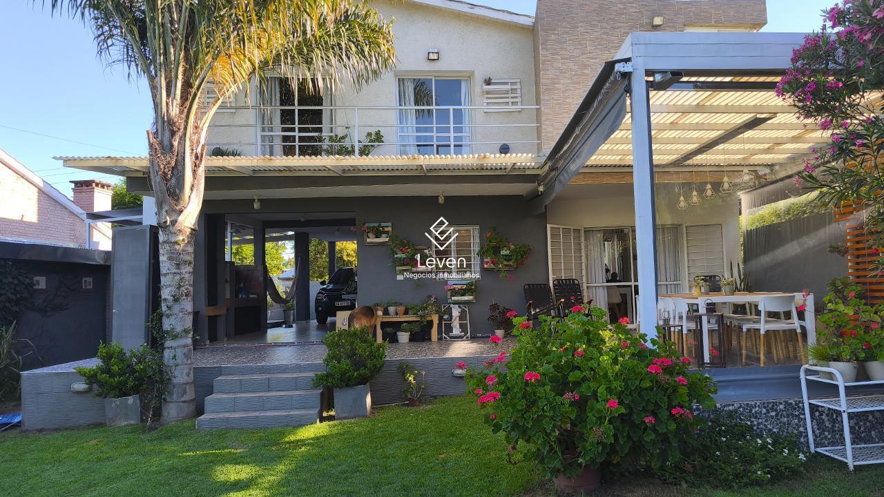 Foto de VENTA CASA 3 DORMITORIOS PILETA VILLA RIVERA INDARTE, imagen 5