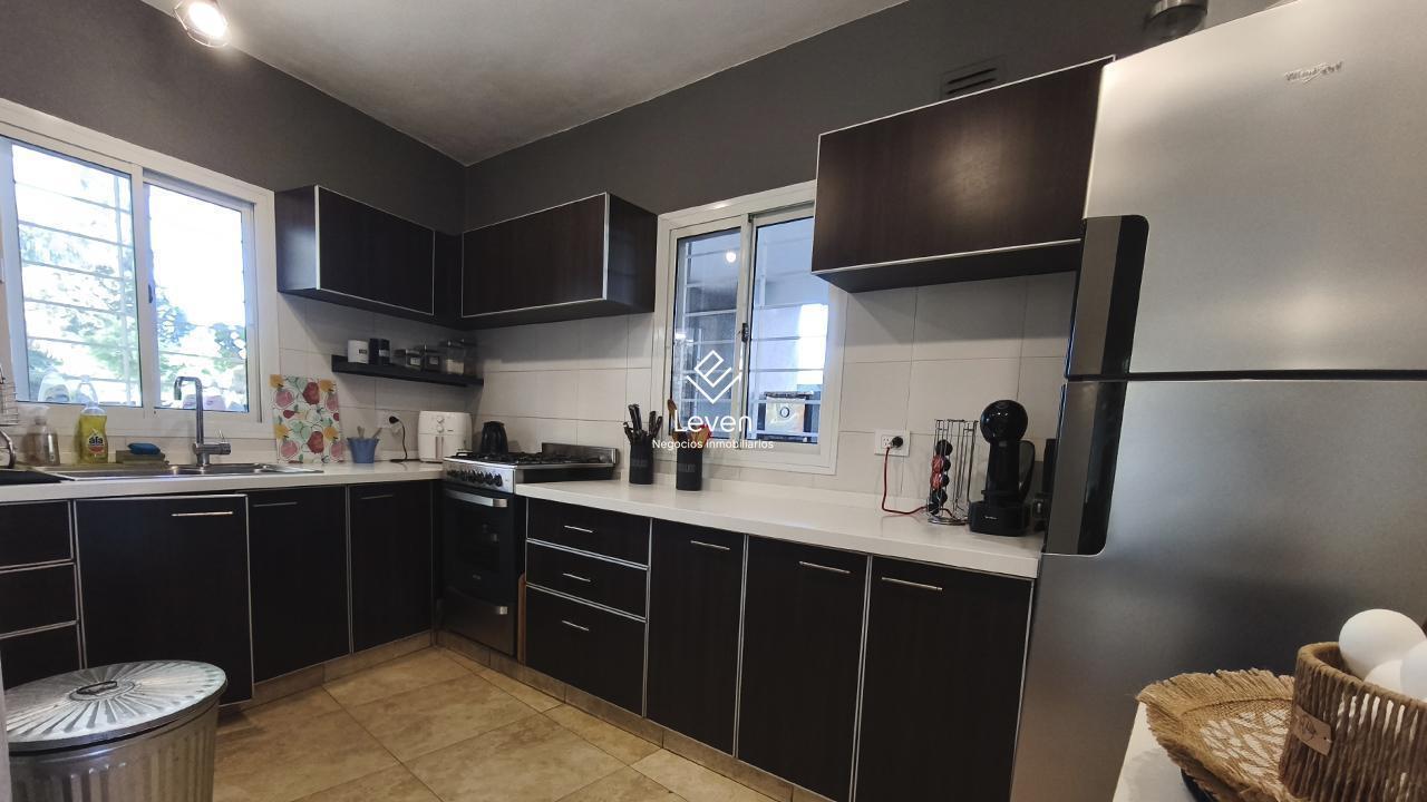 Foto de VENTA CASA 3 DORMITORIOS PILETA VILLA RIVERA INDARTE, imagen 4