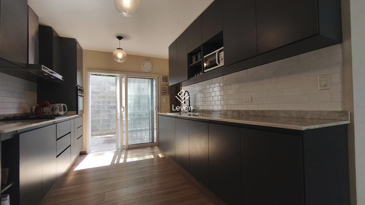 Foto de VENTA CASA 3 DORMITORIOS 2 BAÑOS LA CALERA, imagen 5