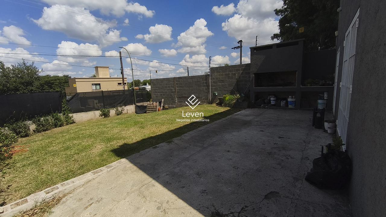 Foto de VENTA CASA 3 DORMITORIOS 2 BAÑOS LA CALERA, imagen 3