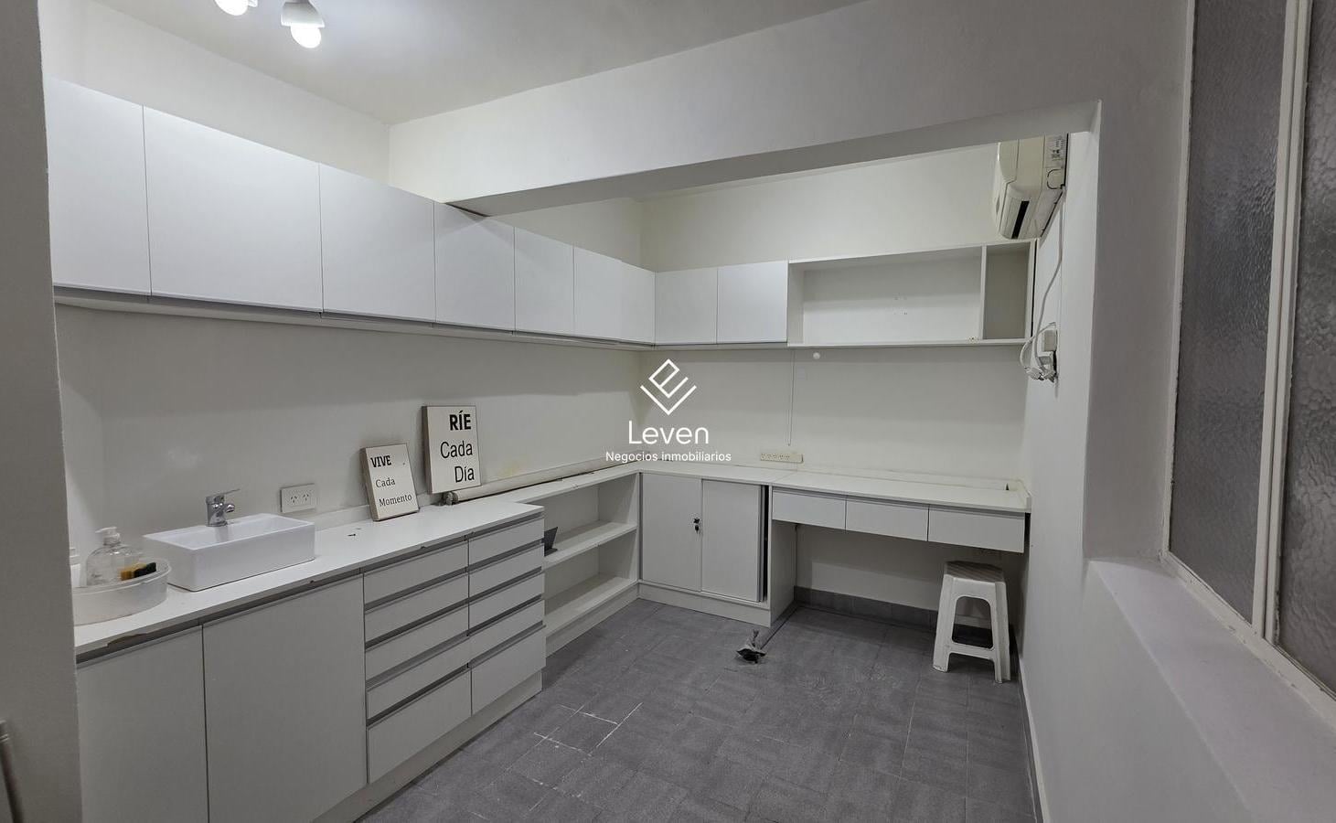 Foto de ALQUILER DE OFICINAS COMERCIALES EN ZONA CENTRO APTA CONSULTORIOS, imagen 3