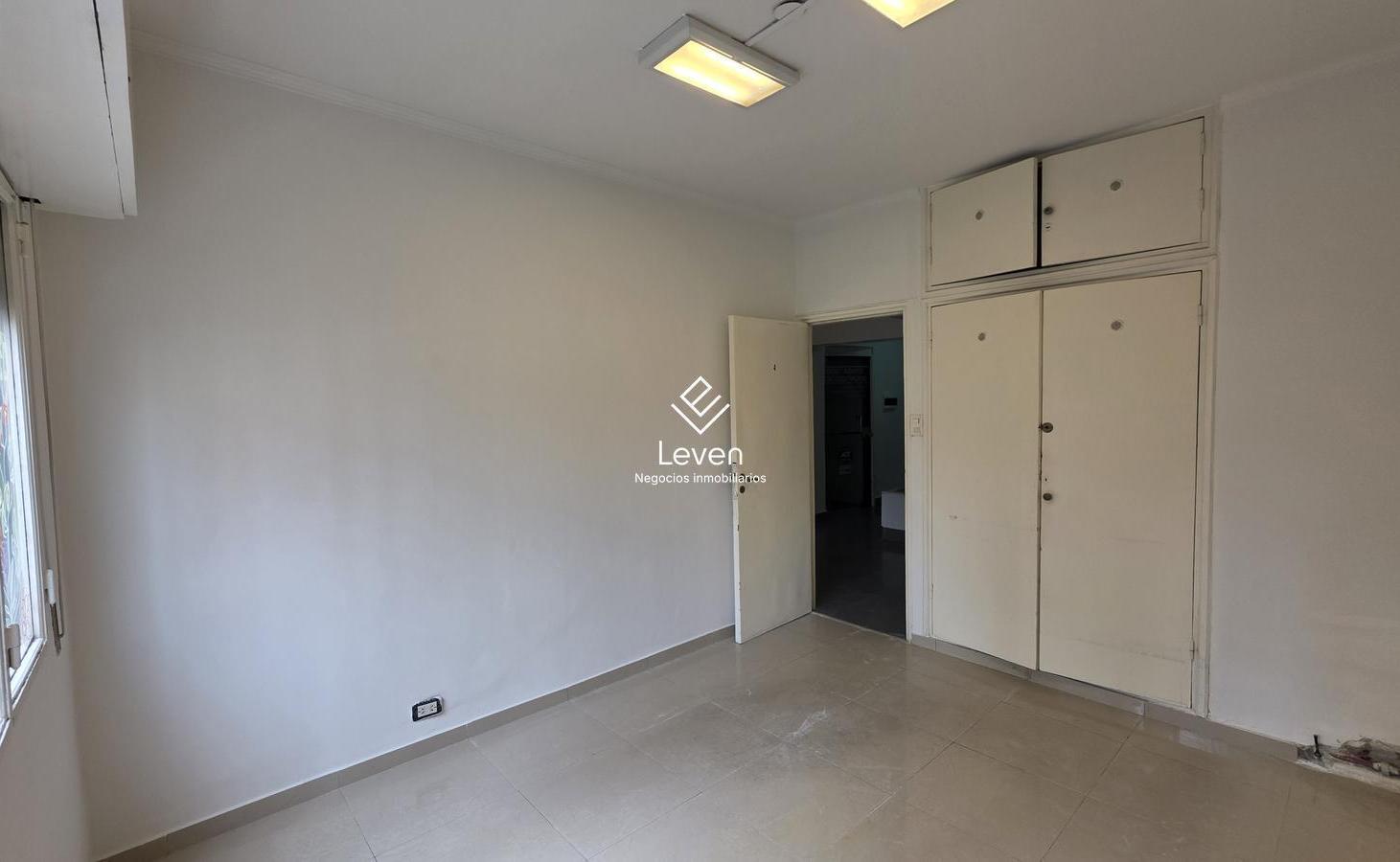 Foto de ALQUILER DE OFICINAS COMERCIALES EN ZONA CENTRO APTA CONSULTORIOS, imagen 2