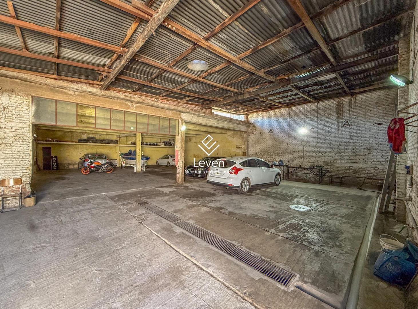 Foto de Venta Galpon 300mts Mas Casa Barrio Talleres Oeste, imagen 4