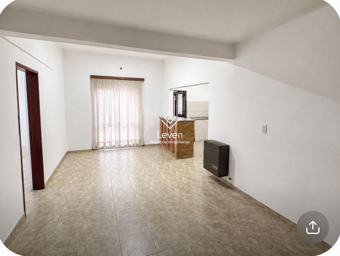 Foto de Venta Galpon 300mts Mas Casa Barrio Talleres Oeste, imagen 2