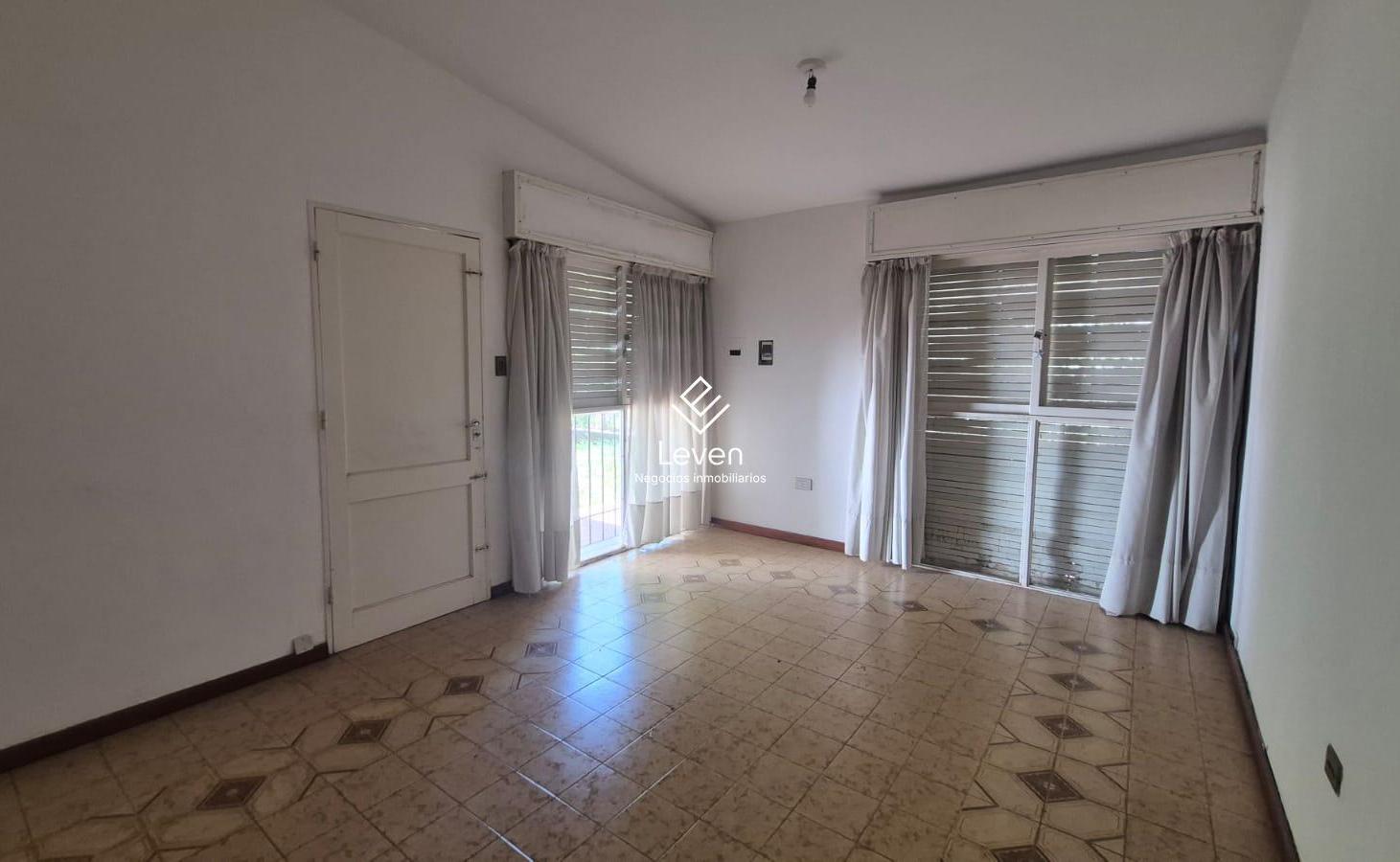 Foto de VENTA CASA 4 DORMITORIOS A METROS DE RECTA MARTINOLLI, imagen 4