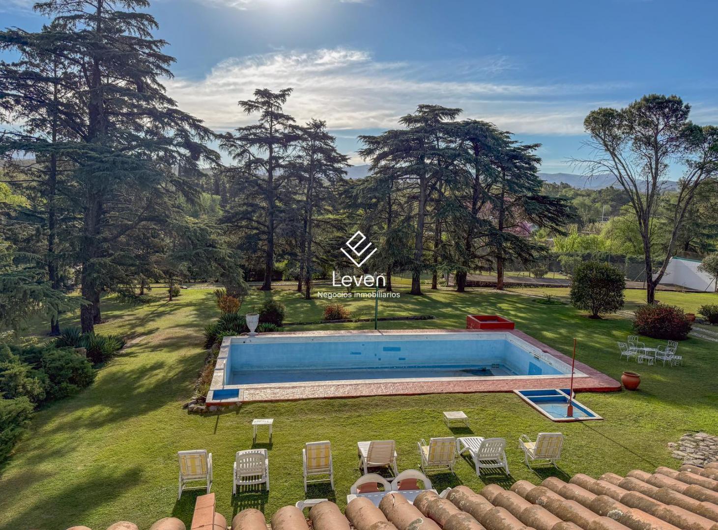 Foto de Venta Casa finca 730mts con 1 Ha Terreno - Unquillo, frente al rio, imagen 4