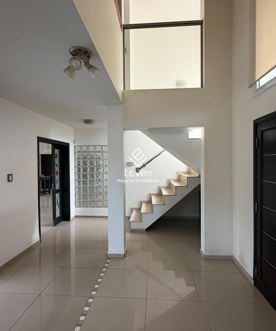Foto de Alquiler casa 3 dormitorios B° San Isidro, imagen 3
