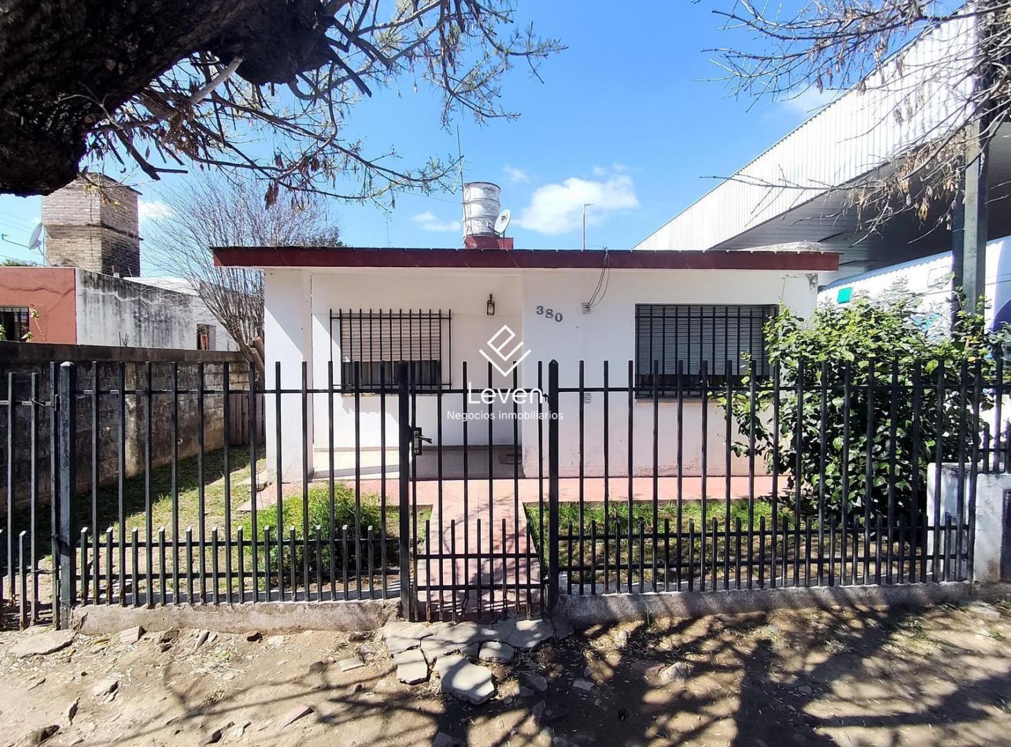 Foto de CASA EN VENTA 2 DORMITORIOS CENTRO MONTECRISTO, imagen 1