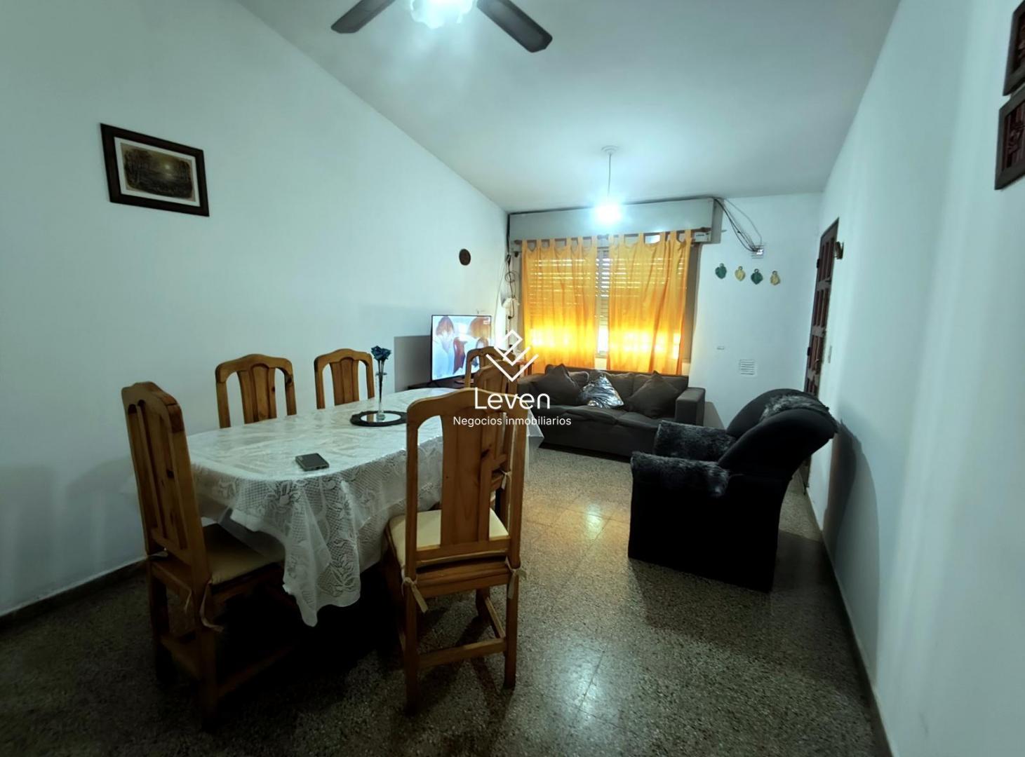 Foto de CASA EN VENTA 2 DORMITORIOS CENTRO MONTECRISTO, imagen 2