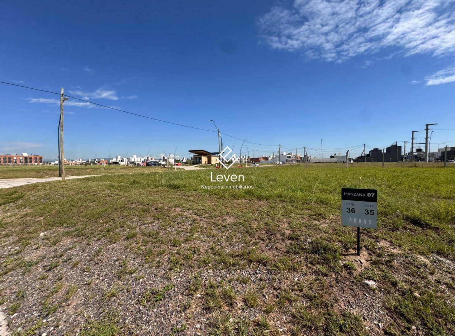 Foto de Terreno 400 mts apto duplex Abras de Manantiales, imagen 2