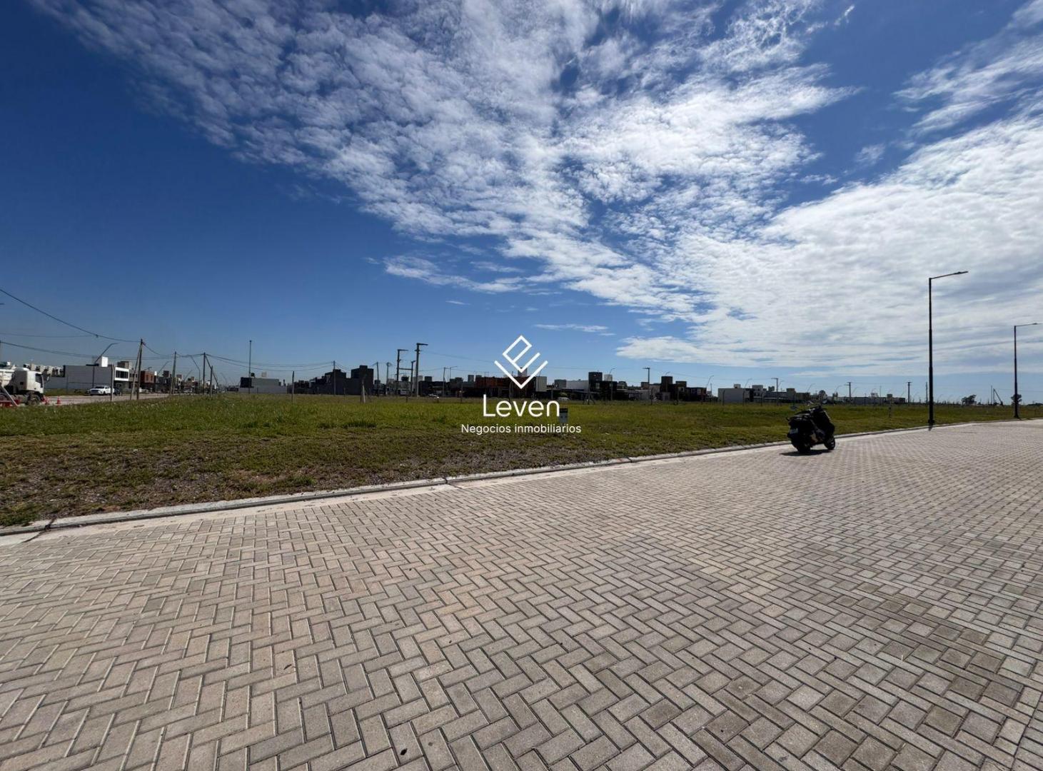 Foto de Terreno 400 mts apto duplex Abras de Manantiales, imagen 3