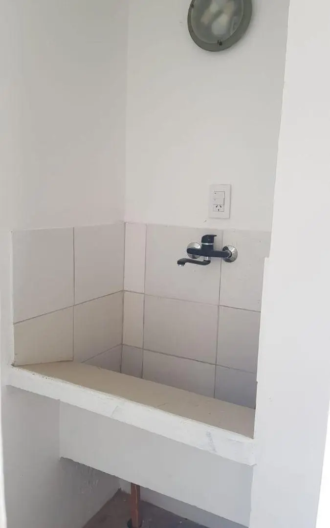 Galpón amplio a estrenar de 85 m² 4