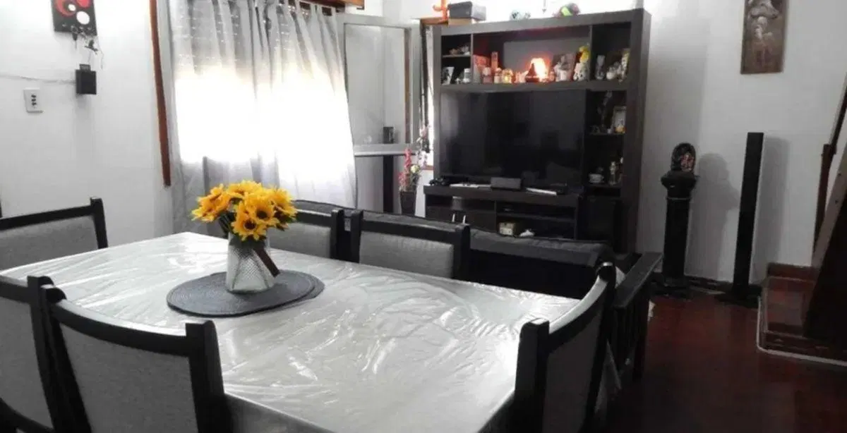 Casa con 136 m² totales, 2 dormitorios en venta en Ensenada 5