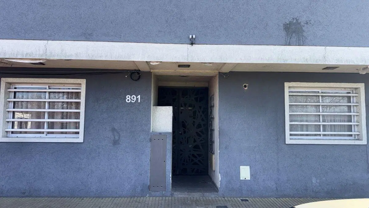 Departamento en PLANTA ALTA con 1 dormitorio en alquiler en Ensenada 2
