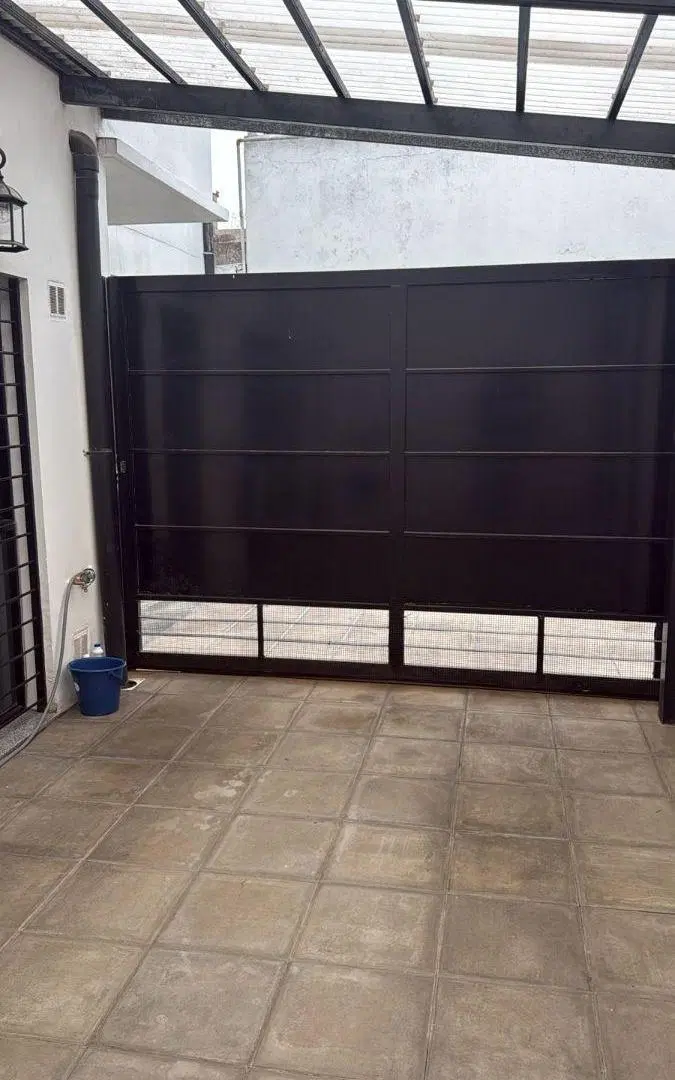 Casa de 80 m² con 2 dormitorios en alquiler en Ensenada 3