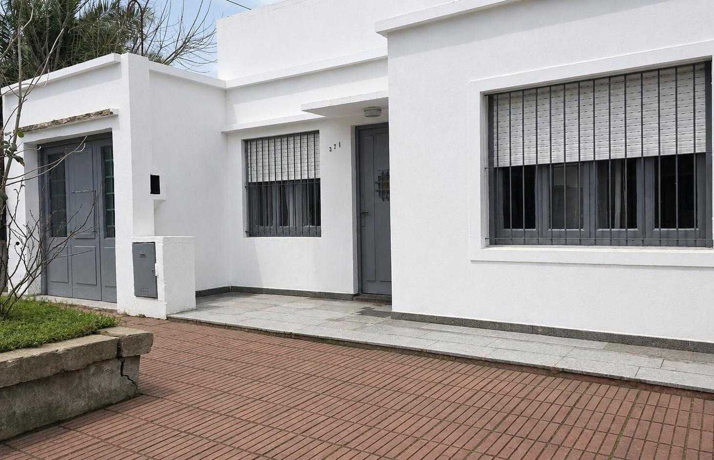 Foto de CASA EN VENTA EXELENTE UBICACIÓN - APTA BANCO, imagen 3