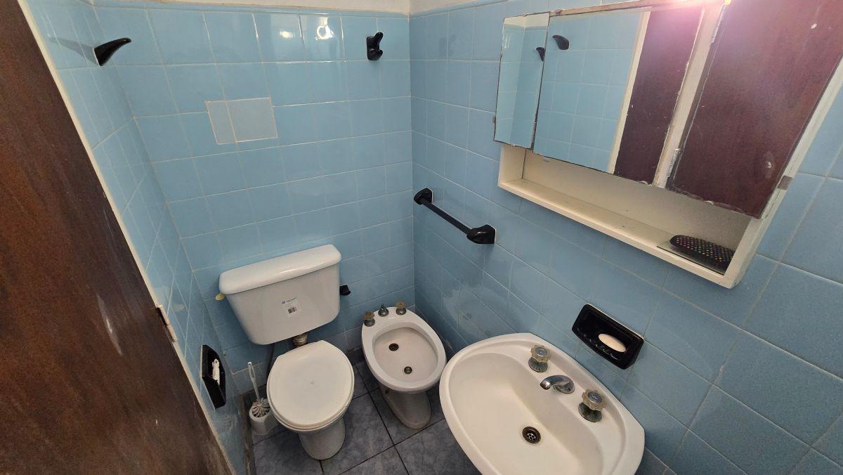 Foto de Triplex 250 m² con 4 Dormitorios en Alquiler o Venta en Berisso, imagen 1