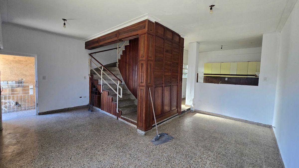 Foto de Triplex 250 m² con 4 Dormitorios en Alquiler o Venta en Berisso, imagen 4