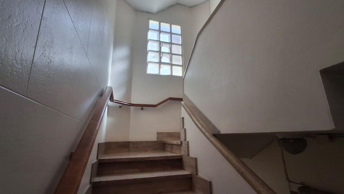 Foto de 2 Amb. al frente. 47 m2. Balcón. Por escalera. Lavadero y Cocina, imagen 4
