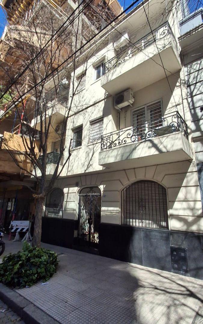 Foto de 2 Amb. al frente. 47 m2. Balcón. Por escalera. Lavadero y Cocina, imagen 1