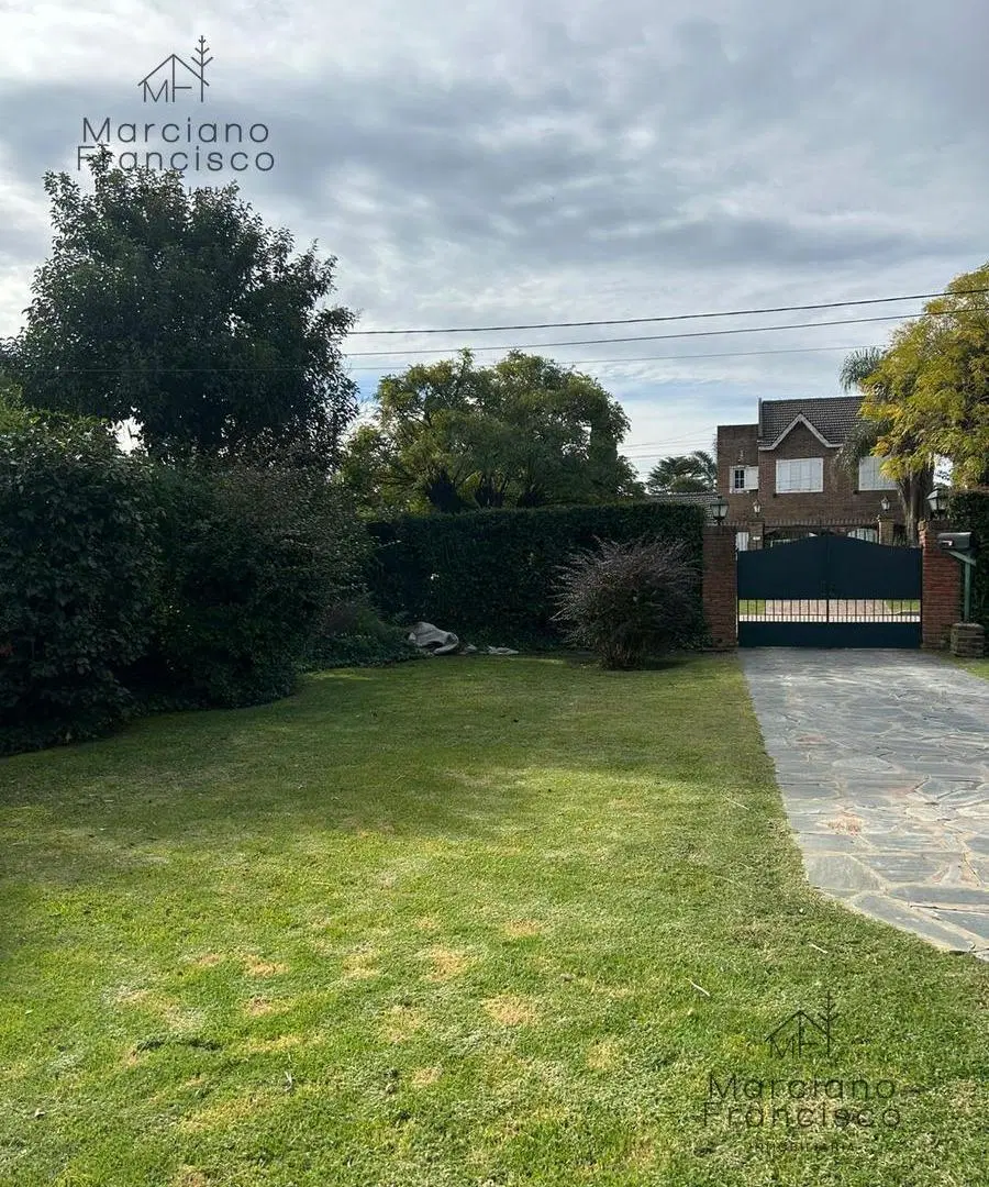 Lote con Piscina en Marcos Paz 4